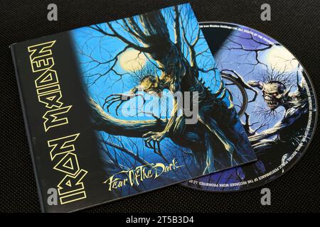 Iron Maiden - Fear of the Dark (1992) Studioalbum, CD und Cover. Lahti, Finnland. Oktober 2023. Stockfoto