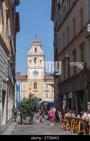 italien, Parma City Center, Via Farini und der Hauptplatz: Piazza Garibaldi, Italien. Stockfoto