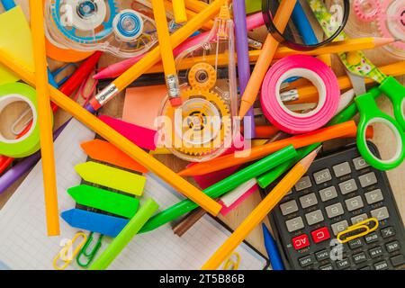 Viel Schulbedarf Stockfoto