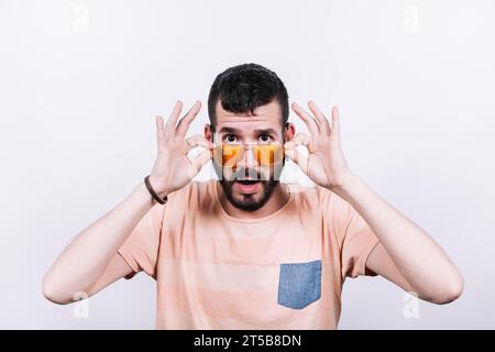 Eine schockierte Sonnenbrille für Männer Stockfoto