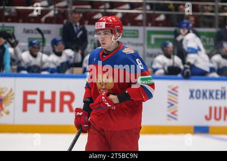 Sankt Petersburg, Russland. November 2023. Russland U20 Hockeyspieler Michail Kabat (9), der beim Liga Stavok Cup der Zukunft zwischen Russland U20 und Kasachstan U20 beim SC Jubilee zu sehen war. Endstand; Russland U20 12:1 Kasachstan U20. Quelle: SOPA Images Limited/Alamy Live News Stockfoto