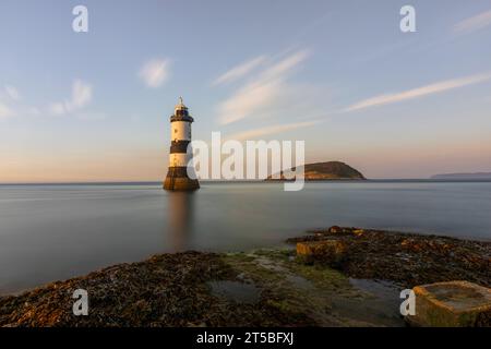 Trwyn du Lighthouse auf der Insel Anglesey in Wales Stockfoto