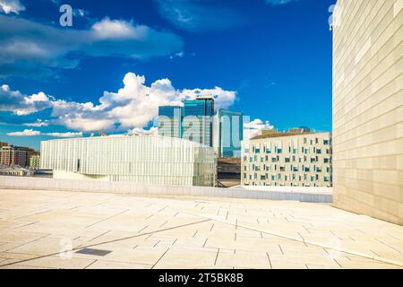 Zeitgenössische Architektur von Oslo Blick auf das Wasser, moderne Gebäude in der Hauptstadt von Norwegen Stockfoto