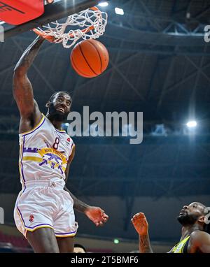 Changchun, chinesische Provinz Jilin. November 2023. Jakarr Sampson von Peking Royal Fighters das 6. Runde Spiel zwischen Jilin Northeast Tigers und Peking Royal Fighters in der Saison 2023-2024 der chinesischen Basketball Association (CBA) Liga in Changchun, nordöstliche Provinz Jilin, 4. November 2023. Quelle: Yan Linyun/Xinhua/Alamy Live News Stockfoto