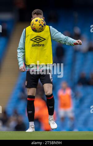 Etihad Stadium, Manchester, Großbritannien. November 2023. Premier League Football, Manchester City gegen Bournemouth; Ryan Christie aus Bournemouth während des warm Up Credit: Action Plus Sports/Alamy Live News Stockfoto