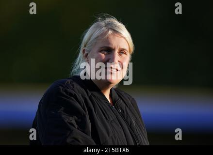 Aktenfoto vom 14.10.2023 von Chelsea-Managerin Emma Hayes, die den Verein am Ende der Saison verlassen wird, hat die Women's Super League-Mannschaft bekanntgegeben. Ausgabedatum: Samstag, 4. November 2023. Stockfoto