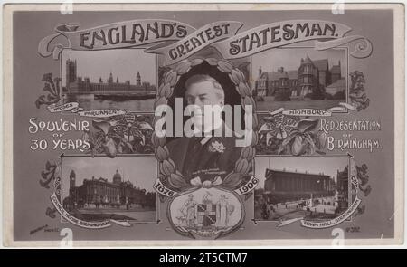 Joseph Chamberlain: Souvenir der 30-jährigen Vertretung von Birmingham als Parlamentsabgeordneter. Die Postkarte trägt den Titel „Britain's Greatest Statesman“ und enthält Illustrationen von Chamberlain, den Houses of Parliament, Chamberlains Haus „Highbury“ und dem Council House and Town Hall in Birmingham. Stockfoto