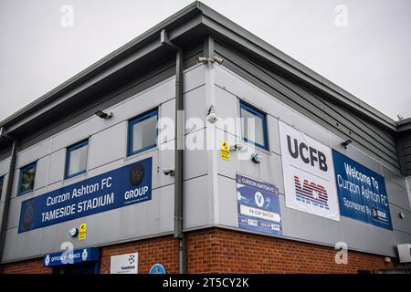 Ashton-under-Lyne am Samstag, 4. November 2023. Das Tameside Stadium während des FA Cup First Round Matches zwischen Curzon Ashton und Barnet im Tameside Stadium, Ashton-under-Lyne am Samstag, den 4. November 2023. (Foto: Ian Charles | MI News) Credit: MI News & Sport /Alamy Live News Stockfoto