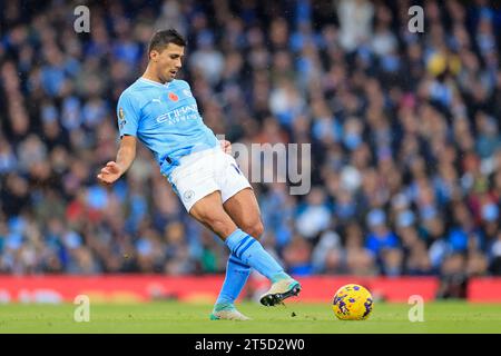 Manchester, Großbritannien. November 2023. Rodrigo #16 von Manchester City hat den Ball während des Premier League-Spiels Manchester City gegen Bournemouth im Etihad Stadium, Manchester, Großbritannien, am 4. November 2023 (Foto: Conor Molloy/News Images) in Manchester, Großbritannien, am 2023. (Foto: Conor Molloy/News Images/SIPA USA) Credit: SIPA USA/Alamy Live News Stockfoto