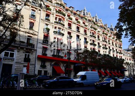 Hôtel PLAZA ATHÉNÉE in der Avenue Montaigne in Paris. Frankreich Stockfoto