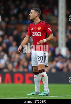 Craven Cottage, Fulham, London, Großbritannien. November 2023. Premier League Football, Fulham gegen Manchester United; Diogo Dalot von Manchester United Credit: Action Plus Sports/Alamy Live News Stockfoto
