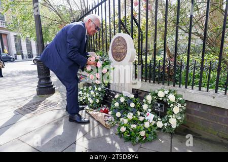 Am 17. April hält John Murray, der ehemalige Metropolitan Police Officer, eine Gedenkfeier für Yvonne Fletcher ab, die an uns ermordet wurde Stockfoto