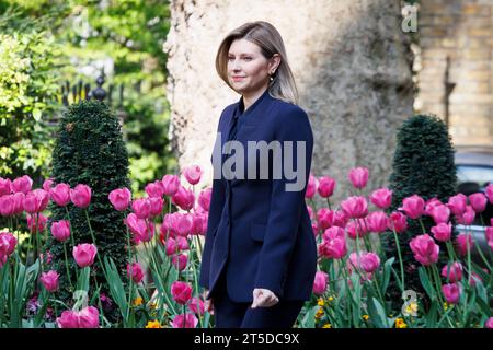 MccLi0004082 Frau Murty begrüßt die First Lady der Ukraine, Olena Zelenska, in der Downing Street. Bild am 4. Mai 2023. © Belinda Jiao jiao.bil Stockfoto