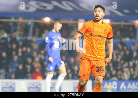 Birmingham, Großbritannien. November 2023. Ipswich’s Massimo Luongo wurde während des EFL Sky Bet Championship-Spiels zwischen Birmingham City und Ipswich Town am 4. November 2023 in St Andrews, Birmingham, England, gespielt. Foto von Stuart Leggett. Nur redaktionelle Verwendung, Lizenz für kommerzielle Nutzung erforderlich. Keine Verwendung bei Wetten, Spielen oder Publikationen eines einzelnen Clubs/einer Liga/eines Spielers. Quelle: UK Sports Pics Ltd/Alamy Live News Stockfoto