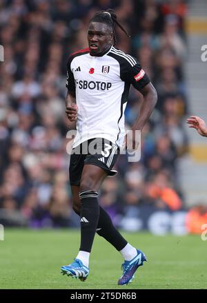 London, Großbritannien. November 2023. Calvin Bassey aus Fulham während des Premier League-Spiels im Craven Cottage, London. Der Bildnachweis sollte lauten: Paul Terry/Sportimage Credit: Sportimage Ltd/Alamy Live News Stockfoto