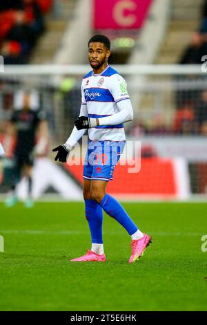 AESSEAL New York Stadium, Rotherham, England - 4. November 2023 Elijah Dixon-Bonner (19) von Queens Park Rangers - während des Spiels Rotherham United gegen QPR, Sky Bet Championship, 2023/24, AESSEAL New York Stadium, Rotherham, England - 4. November 2023 Credit: Arthur Haigh/WhiteRosePhotos/Alamy Live News Stockfoto