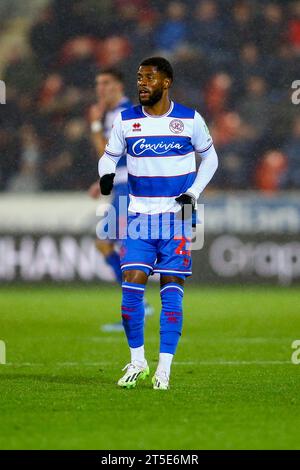 AESSEAL New York Stadium, Rotherham, England - 4. November 2023 Kenneth Paal (22) von Queens Park Rangers - während des Spiels Rotherham United gegen QPR, Sky Bet Championship, 2023/24, AESSEAL New York Stadium, Rotherham, England - 4. November 2023 Credit: Arthur Haigh/WhiteRosePhotos/Alamy Live News Stockfoto