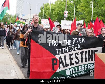 Canberra, Australien. November 2023. Demonstranten versammeln sich in Canberra, Australien, um Palästina zu unterstützen und einen sofortigen Waffenstillstand in Gaza zu fordern. Quelle: Leo Bild/Alamy Live News Stockfoto