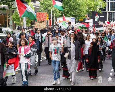 Canberra, Australien. November 2023. Demonstranten versammeln sich in Canberra, Australien, um Palästina zu unterstützen und einen sofortigen Waffenstillstand in Gaza zu fordern. Quelle: Leo Bild/Alamy Live News Stockfoto