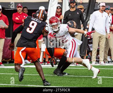 Stillwater, Oklahoma, USA. November 2023. Der Oklahoma Sooners Wide Receiver Drake Stoops (12) hat am Samstag, den 4. November 2023, im Boone Pickens Stadium in Stillwater, Oklahoma, 12 Fänge für 134 Yards am Tag gegen die Oklahoma State Cowboys. (Kreditbild: © Nicholas Rutledge/ZUMA Press Wire) NUR REDAKTIONELLE VERWENDUNG! Nicht für kommerzielle ZWECKE! Stockfoto