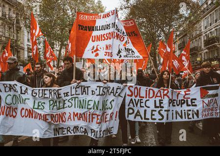 Paris, Frankreich. November 2023. Olivier Donnars/Le Pictorium - Ein marsch zur Unterstützung der Palästinenser - 04/11/2023 - Frankreich/Paris - Ein marsch zur Unterstützung der Palästinenser und gegen den Krieg zwischen Israel und Palästina sowie zur Forderung nach einem Waffenstillstand beim israelischen Angriff auf den Gazastreifen. Quelle: LE PICTORIUM/Alamy Live News Stockfoto