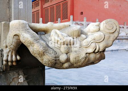 PEKING - 22. DEZEMBER: Die Skulptur aus weißem bibcock-Marmor des Kaiserlichen Ahnentempels, am 22. dezember 2013 in peking, china. Stockfoto