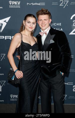 Lilly Wiedemann und Lennart Betzgen bei der Premiere des Kinofilms Bob ...