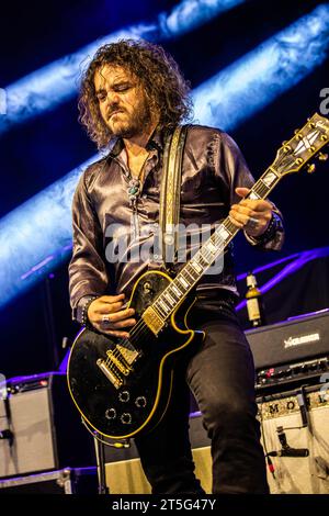 Mailand, Italien. November 2023. Die kanadische Band THE SHEEPDOGS tritt live auf der Bühne von Fabrique auf und eröffnet die Show von Larkin Poe. Vermerk: Rodolfo Sassano/Alamy Live News Stockfoto