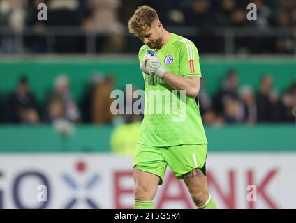 Hamburg, Deutschland. 31. Oktober 2023. firo: 31. Oktober 2023 Fußball, Fußball, Männer DFB Cup 2. Runde FC St.Pauli Hamburg - FC Schalke 04 Geste Ralf Fahrmann Credit: dpa/Alamy Live News Stockfoto