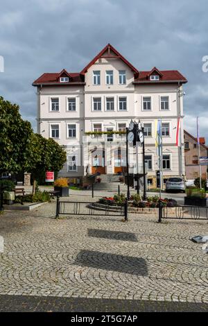 Townhall in Bardo - kleine Stadt im südwestlichen Teil Polens Stockfoto