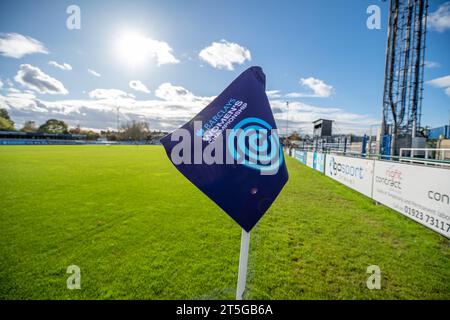 Es ist etwas nass, aber DAS SPIEL LÄUFT WEITER für das Barclays FA Womens Championship Spiel zwischen Watford und Crystal Palace in Grosvenor Vale, Wealdstone, England. (Stephen Flynn/SPP) Credit: SPP Sport Press Photo. /Alamy Live News Stockfoto