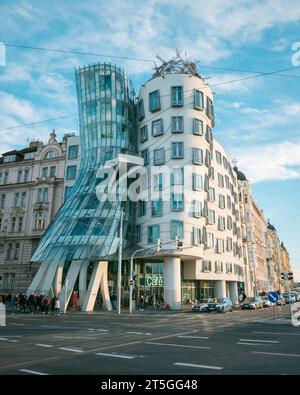 Moderne Architektur des Tanzenden Hauses in Prag, Tschechien Stockfoto