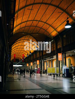Die Haupthalle des Bahnhofs Wrocław Główny in Wrocław, Polen Stockfoto