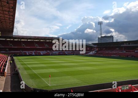 The City Ground, Nottingham, Großbritannien. November 2023. Premier League Football, Nottingham Forest gegen Aston Villa; Inside the City Ground Credit: Action Plus Sports/Alamy Live News Stockfoto