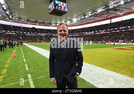 Frankfurt, Deutschland. November 2023. , 05. November 2023, Hessen, Frankfurt/Main: American Football: NFL Profi League, Kansas City Chiefs - Miami Dolphins, Hauptrunde, Hauptrundenspiele, Spieltag 9, im Deutsche Bank Park. NFL-Kommissar Roger Goodell steht vor dem Spiel im Stadion. Foto: Arne Dedert/dpa Credit: dpa Picture Alliance/Alamy Live News Stockfoto