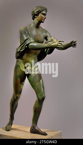 Apollo schießt einen Pfeil aus dem Tempel des Apollo in Pompeji 1 (2. Jahrhundert v. Chr.) nationales Archäologisches Museum von Neapel Italien. Stockfoto