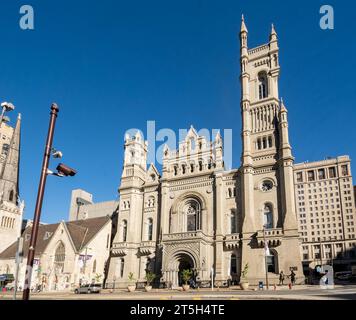 Philadelphia, PA – USA – 13. Oktober 2023 Blick auf den mittelalterlichen Freimaurertempel im normannischen Stil in der One North Broad Street, einem historischen Freimaurergebäude in Philad Stockfoto