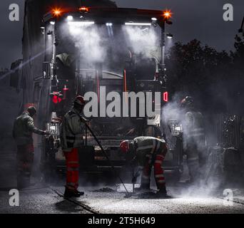 Jungs aus dem schwarzen Zeug Stockfoto