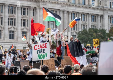 Washington, DC - 11-4-2023: Waffenstillstand jetzt unterzeichnen beim Pro-Palästina-Marsch Stockfoto