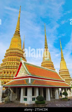 Wat Pho. Phra Maha Chedi Sri Raja karn. Bangkok. Thailand Stockfoto