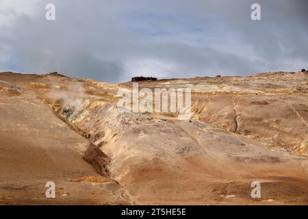 Namaskard-Myvatn geothermisches Gebiet mit seinen zahlreichen heißen Quellen im Vulkansystem Krafla Stockfoto