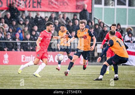 Slough, Großbritannien, 5. November 2023. Donovan Wilson während des Fußballspiels der ersten Runde des FA Cup zwischen Slough Town FC und Grimsby Town FC im Arbour Park, Slough UK.Credit: Jon Corken Stockfoto