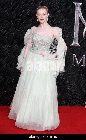 London, Großbritannien. Oktober 2019. Elle Fanning nimmt an der europäischen Premiere von „Maleficent: Mistress of Evil“ im Odeon IMAX Waterloo in London Teil. (Foto: Fred Duval/SOPA Images/SIPA USA) Credit: SIPA USA/Alamy Live News Stockfoto