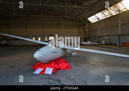 16. September 2023 In Skopje, Mazedonien. Segelflugzeug Ilindenka. Dies ist das einzige Flugzeug, das auf dem Gebiet Mazedoniens entwickelt und hergestellt wurde. Stockfoto