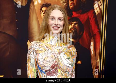 Hunter Schafer bei der Premiere von 'die Tribute von Panem - The Ballad of Songbirds & Snakes' am 5.11.2023 in Berlin Stockfoto