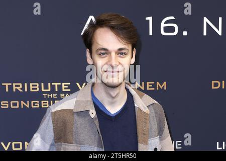 Fabian Hanis bei der Premiere von 'die Tribute von Panem - The Ballad of Songbirds & Snakes' am 5.11.2023 in Berlin Stockfoto
