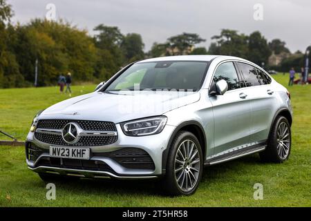 2023 Mercedes-Benz GLC auf der Automobilausstellung Salon Privé Concours d’Elégance im Schloss Blenheim. Stockfoto