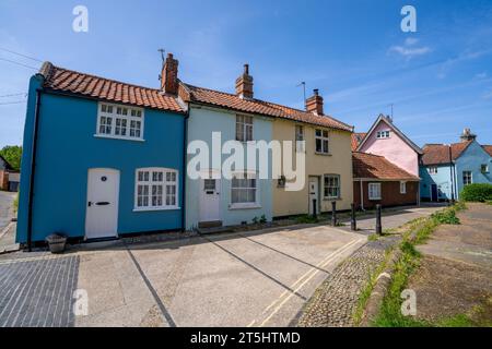 Die farbenfrohen Cottages in Halesworth, Suffolk, England, Großbritannien Stockfoto