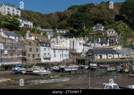 Polperro, Cornwall, England, Großbritannien. 03.09.2023. Polperro, Cornwall, ein beliebter Ferienort und Hafen im Westen des Landes. Stockfoto