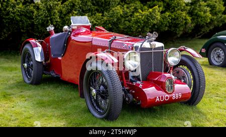 1935 MG Magnette Typ K, ausgestellt auf der Salon Privé Concours d’Elégance Motorshow im Schloss Blenheim. Stockfoto